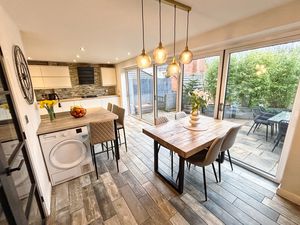 Photo 25- click for photo gallery